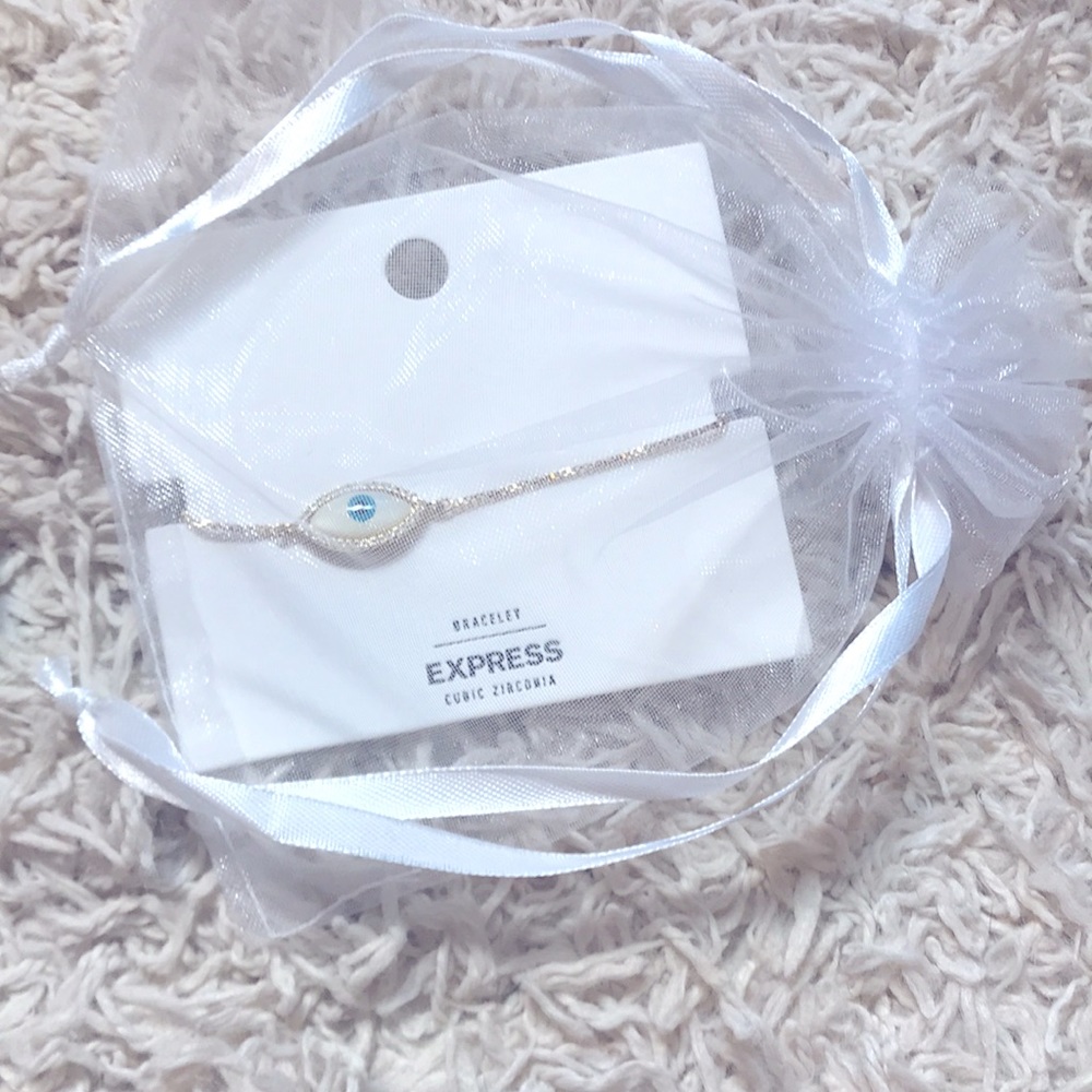 Express Evil Eye Bracelet - Picture 3 of 8